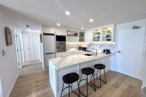 Burleigh Beach Tower Ocean View Deluxe Apartment 4